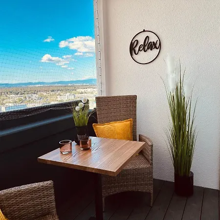 Sky21 * Langen Exklusives Vollausstattung / Zentrale Lage *neu* Apartment *
