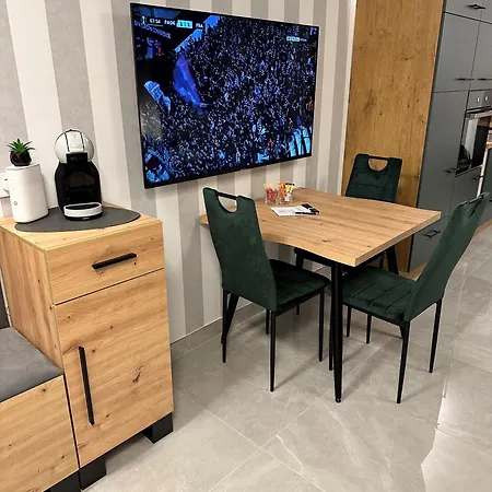 Sky21 * Langen Exklusives Vollausstattung / Zentrale Lage *neu* Apartment